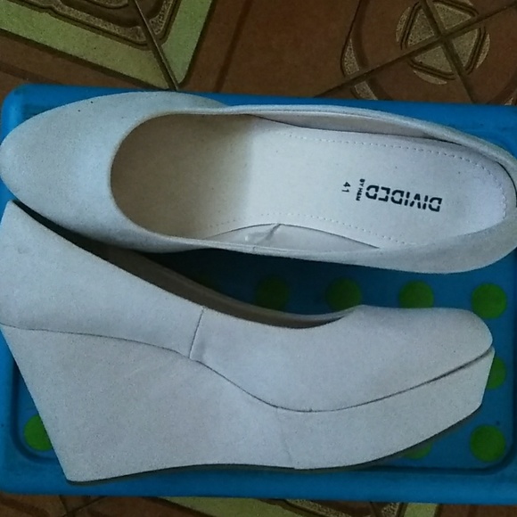 Shoes - Picture 2 of 2